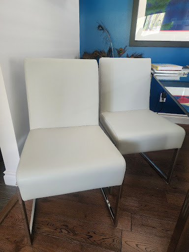 Tran Luu's Upholstery Logo