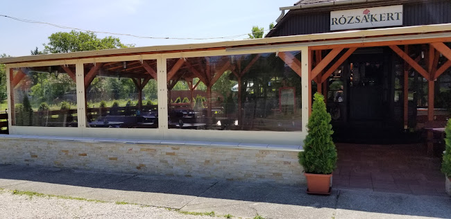 Opinii despre Rózsakert Restaurant în Balatonkeresztúr - Étterem