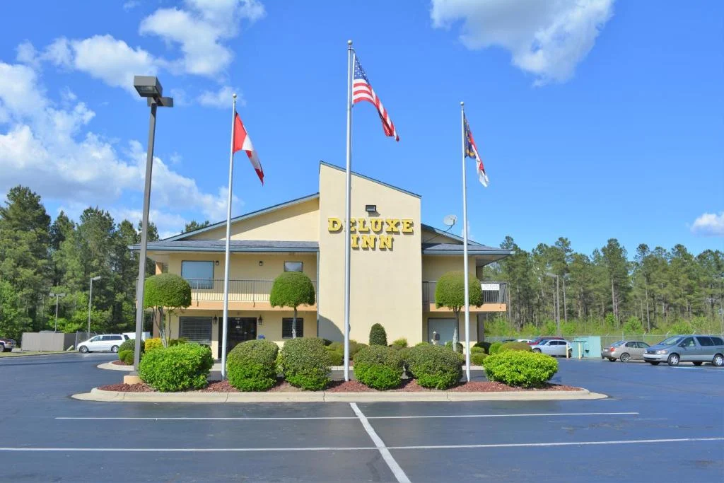 Deluxe Inn. Fayetteville.North Carolina. I-95 Exit-49