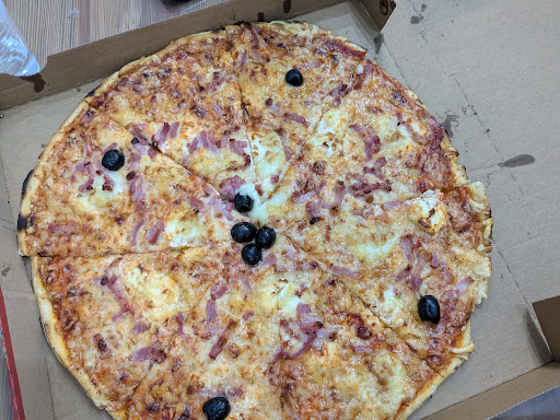 Photo 8 - Bella pizza