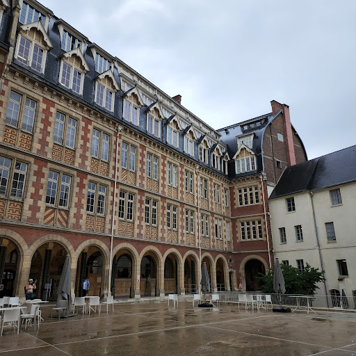 Catholic University of Paris - France