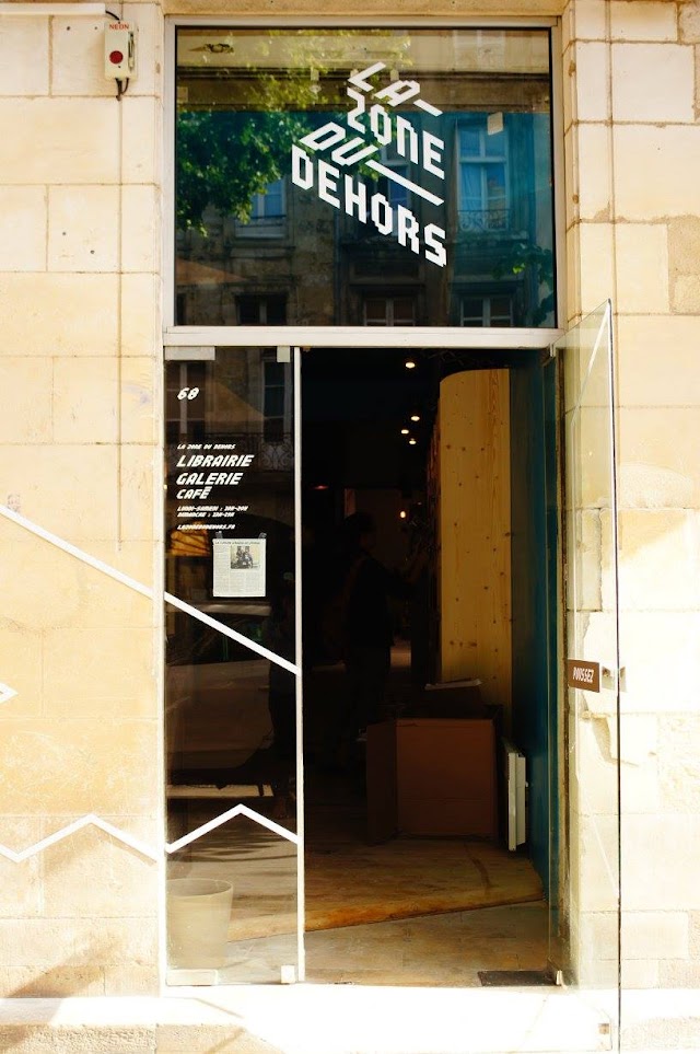 La Zone du Dehors