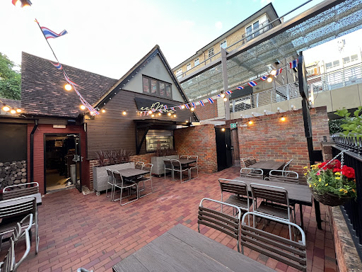 Photo of Eatnua Reading