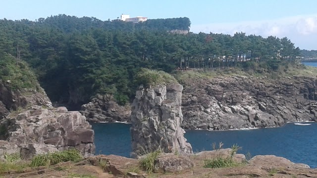 Cheonjiyeon Water Falls