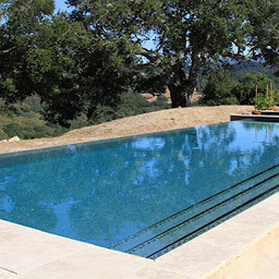 Photo n°2 de Oasis Piscines & Spas Paris Sud à Lisses (Service de réparation de piscines)