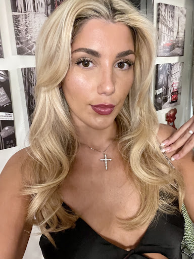 Hollywood Hair And Extensions - Thumbnail