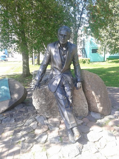 Photos of Pamyatnik Zinoviyu Gerdtu