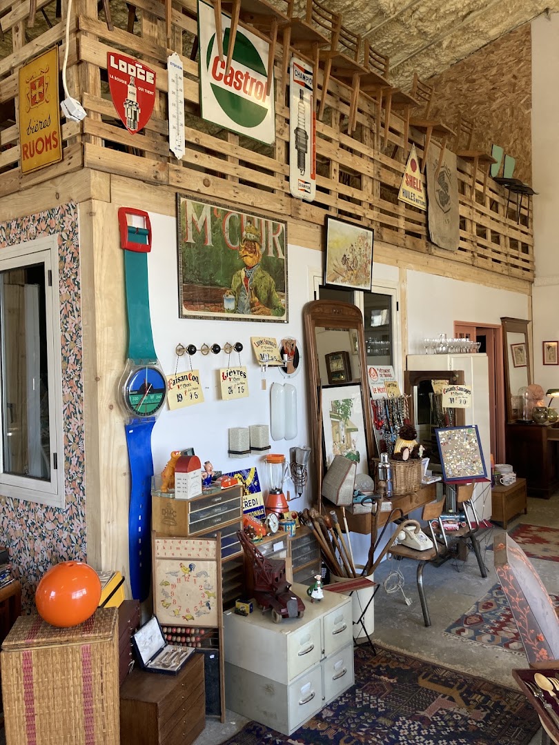 Antiques Corner