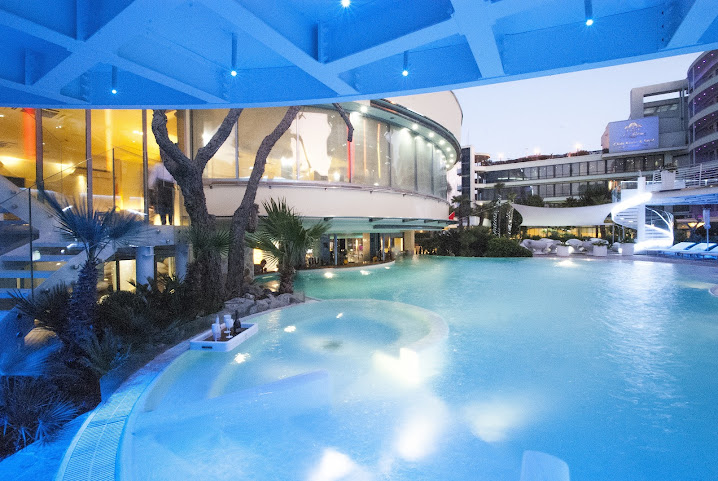 Hotel Waldorf by null