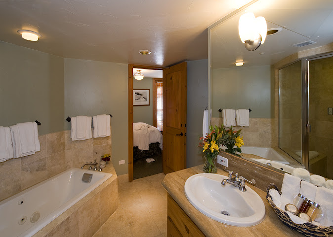 Inn at Lost Creek by null