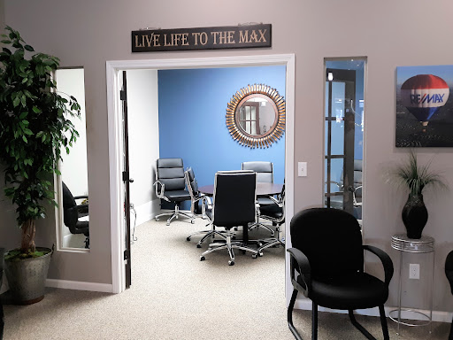 Betty Jo Sydenstricker - RE/MAX On The Move - Thumbnail