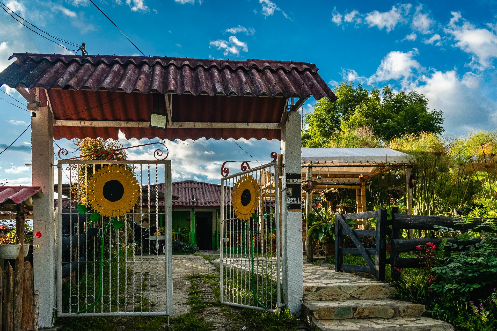 Hostal y Camping Girasoles