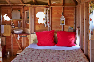 Photo n°43 de Les Noctam'Bulles - Cabanes dans les arbres Calvados ( Treehouse, Hébergement insolite Normandie) à Saint-Pierre-Azif (Hébergement d'intérieur)