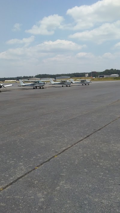 Photos of Gwinnett County Airport (LZU)