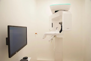 Photo n°4 de Dr Imane Benabed - Maison dentaire Laumière à Paris (Dentiste)