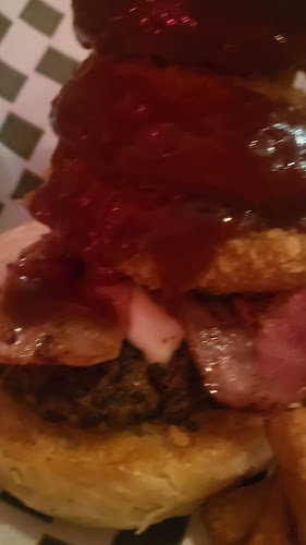 Opiniones de La Forastera Burgers en Natales - Restaurante