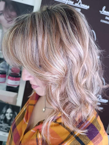 Immagine Donna Engy Hairstylist - Thumbnail
