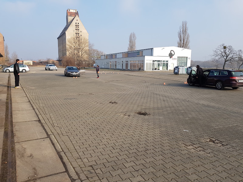 FVZ Magdeburg, Fahrschule und Verkehrsschulungszentrum Foto 4
