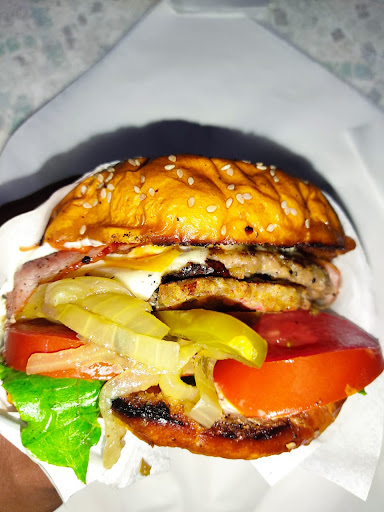 Chicharos Burguer - Thumbnail