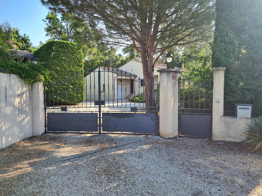 Photo de Gîte avec Piscine le Mas des Oliviers à Saint-Gervais-sur-Roubion (26160)