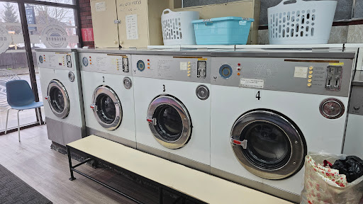 Gregorys Laundry - Visual