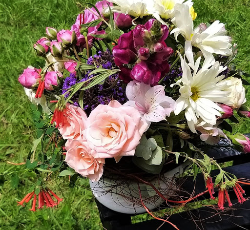 Yaya Flowers & Wine - Thumbnail