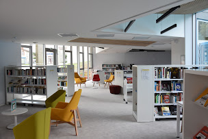 Photo n°2 de Médiathèque de Saint-Denis-la-Chevasse à Saint-Denis-la-Chevasse (Bibliothèque)