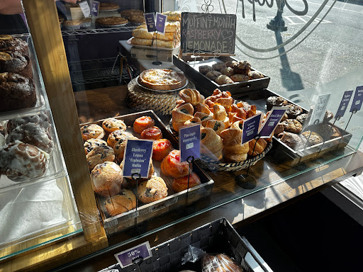Sandy's Bake Shoppe - Lower Gibsons - Thumbnail