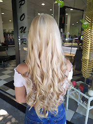 Photo n°33 de Studio MNG Coiffure à Ermont (Salon de coiffure)