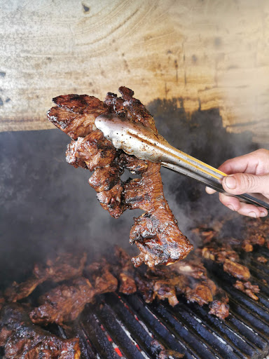Carnes y costillas "La Reyna del Asado"