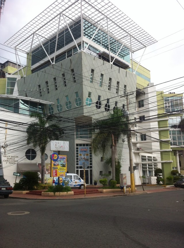 Gold's Gym Evaristo Morales
