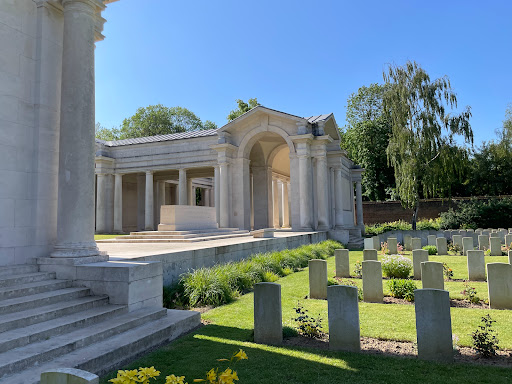 Faubourg d'Amiens Military Cemetery - Thumbnail