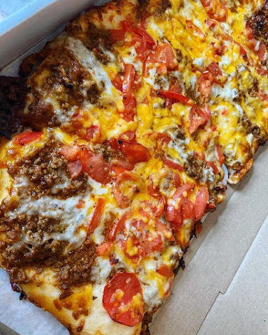 Bocce Club Pizza by null