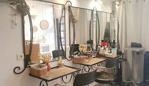 Photo n°1 de Parenthése Coiffure à Callian (Salon de coiffure)
