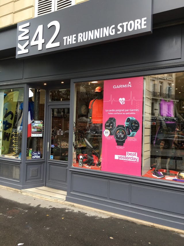 KM 42 The Running Store