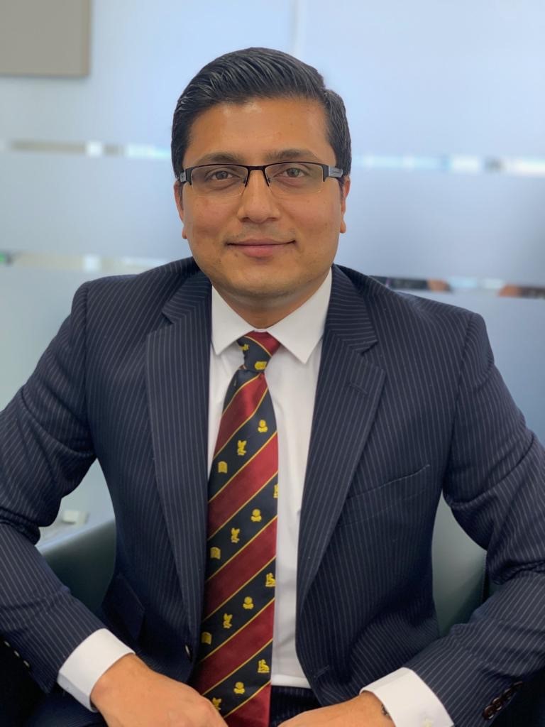 A.Professor Sherif Elnikety Consultant Orthopaedic Surgeon - د. شريف النقيطى استاذ مشارك واستشارى جراحات العظام والمفاصل - صورة 4