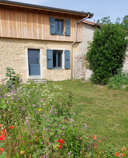 Photo de Gîte La Maison des Fleurs- Gîte La Noyeraie à Poliénas (38210)