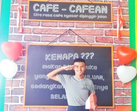 Cafe-Cafean, Author: Ilyas Muhamad