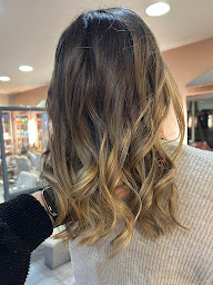 Photo n°4 de Bulle d’hair - coiffure à Appoigny (Salon de coiffure)