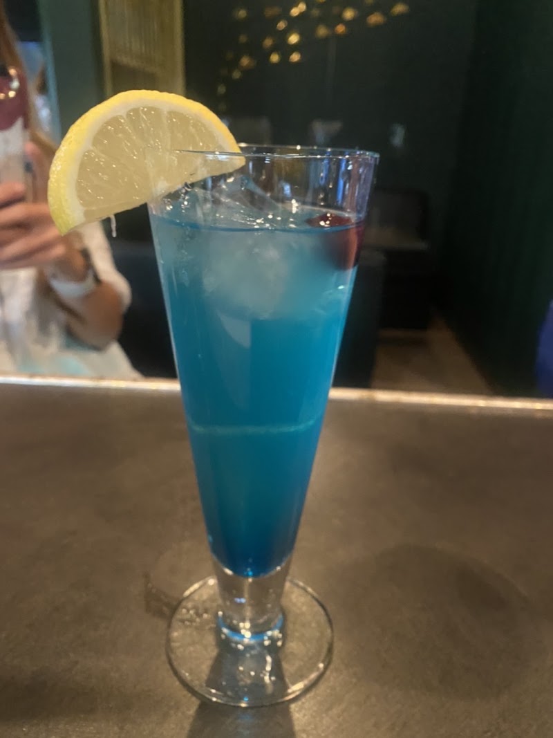 ガールズ バー ラックス