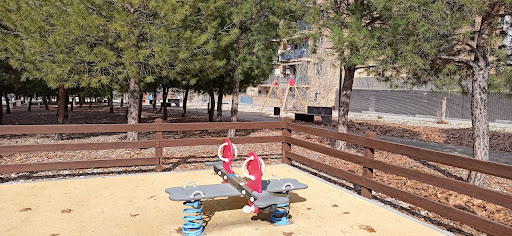 Tren Rojo Park