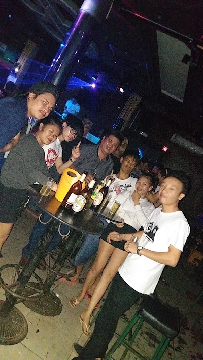 Photos of la BB pub