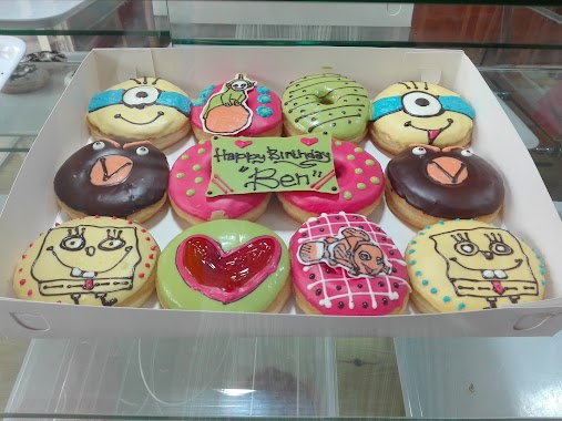 Donat Madu Cihanjuang GRAND GALAXY, Author: Yosephine Caroline