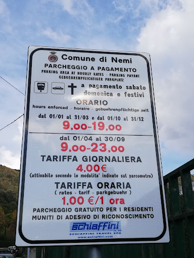 Parcheggio a pagamento fronte museo delle Navi - Thumbnail