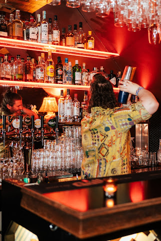 Röntgen Bar by null