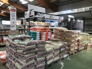 Photo n°2 de SAS JOSSE BERNAY à Treis-Sants-en-Ouche (Magasin de matériel de motoculture)