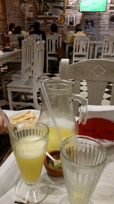Photos of Rancho y Le&ntilde;a