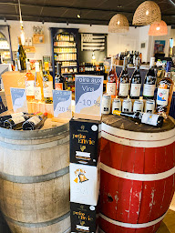 Photo n°10 de Chez Louis - cave à vins et épicerie fine à Saint-Cast-le-Guildo (Épicerie fine)