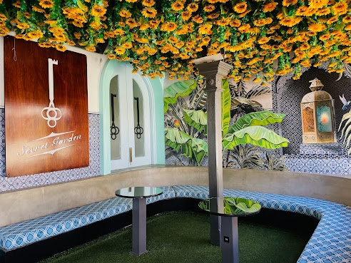 Secret Garden Bar by null