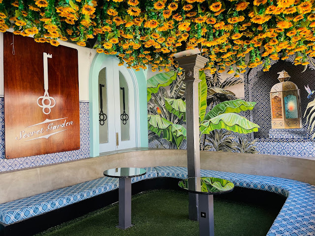 Secret Garden Bar by null